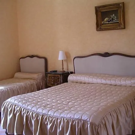 Hotel Du Chateau De Quineville 3*