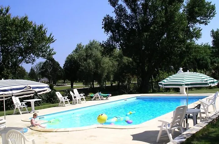 Hotel Du Chateau De Quineville 3*